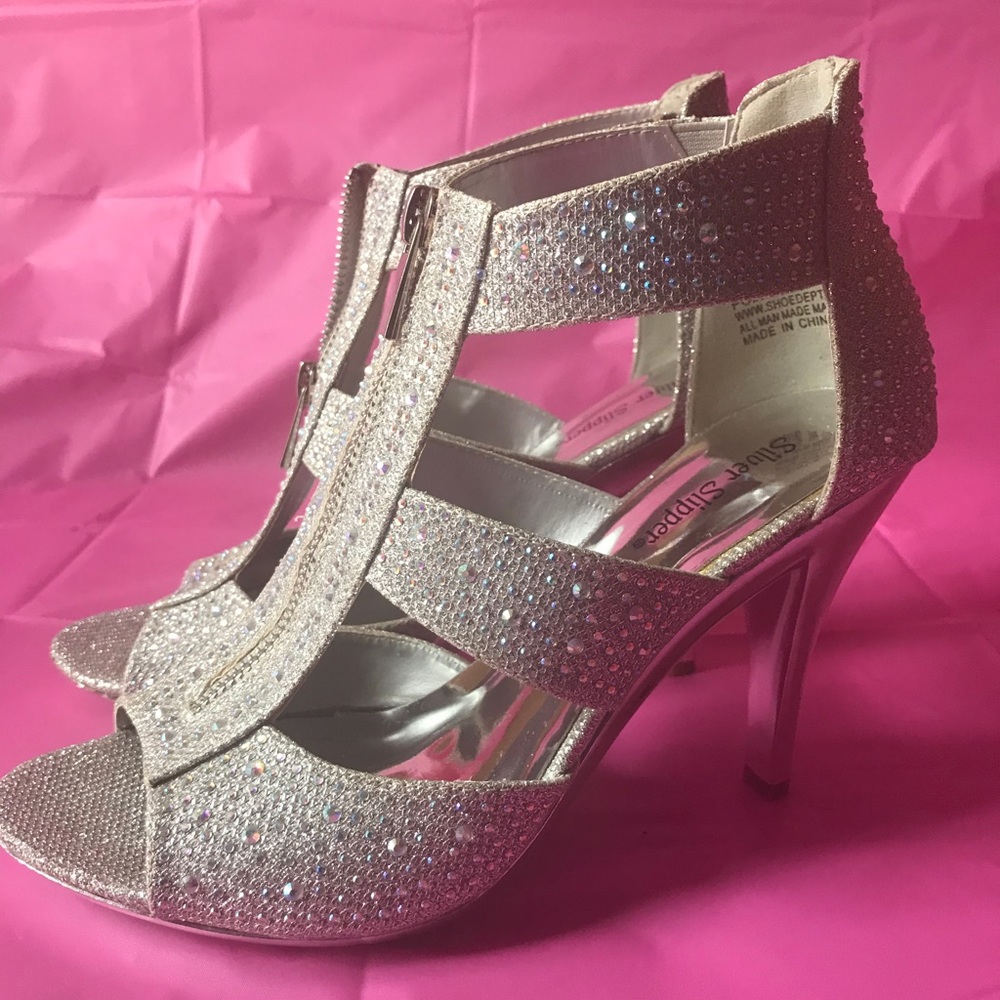 Sparkly Cross Heels Silver Slipper 8.5